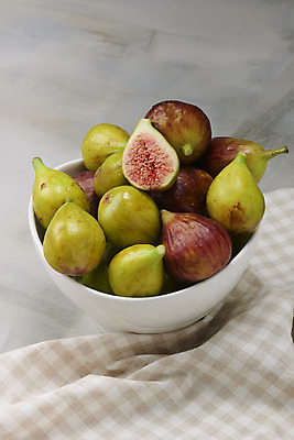 포토 JPG 스튜디오촬영 과일 자연 회색배경 단면 실내 누끼 사람없음 농작물 여러개 식탁보 신선 오브젝트 유기농 무화과 안티에이징 변비예방 청무화과 국내포토 웰빙 다수 백그라운드 농업 내부 회색 생태계 예방 변비 파일형식