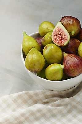 포토 JPG 스튜디오촬영 과일 자연 회색배경 단면 실내 누끼 사람없음 농작물 여러개 식탁보 신선 오브젝트 유기농 무화과 안티에이징 변비예방 청무화과 국내포토 웰빙 다수 백그라운드 농업 내부 회색 생태계 예방 변비 파일형식