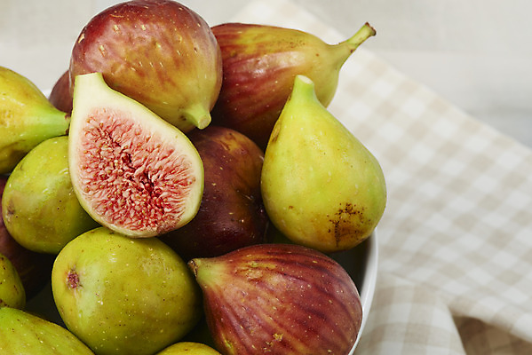 포토 JPG 스튜디오촬영 과일 자연 회색배경 단면 실내 누끼 근접촬영 사람없음 농작물 여러개 식탁보 신선 오브젝트 유기농 무화과 안티에이징 변비예방 청무화과 국내포토 웰빙 뷰포인트 다수 백그라운드 농업 내부 회색 생태계 예방 변비 파일형식