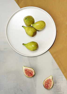 포토 JPG 스튜디오촬영 접시 과일 자연 회색배경 단면 실내 누끼 사람없음 농작물 하이앵글 여러개 신선 오브젝트 유기농 무화과 안티에이징 플랫레이 변비예방 청무화과 국내포토 식기 웰빙 뷰포인트 다수 백그라운드 농업 내부 회색 플랫 생태계 예방 변비 파일형식