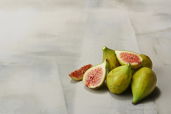 포토 JPG 스튜디오촬영 과일 자연 회색배경 단면 실내 누끼 사람없음 농작물 여러개 신선 오브젝트 유기농 무화과 안티에이징 변비예방 청무화과 국내포토 웰빙 다수 백그라운드 농업 내부 회색 생태계 예방 변비 파일형식