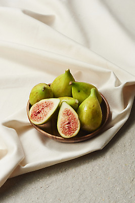 포토 JPG 스튜디오촬영 과일 자연 회색배경 단면 실내 누끼 사람없음 농작물 여러개 식탁보 신선 오브젝트 유기농 무화과 나무접시 안티에이징 변비예방 청무화과 국내포토 접시 웰빙 다수 백그라운드 농업 내부 회색 생태계 예방 변비 파일형식