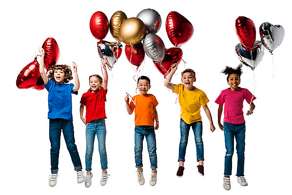 포토 JPG 스튜디오촬영 전신 서양인 외국인 백인 여자 남자 문화 어린이 흑인 실내 누끼 사람 동양인 소녀 소년 여러명 앞모습 10대 친구 컬러풀 글로벌 점프 즐거움 흰배경 지구촌 하트풍선 풍선 어린이만 국내포토 감정 뷰포인트 컬러 다수 백그라운드 관계 모션 청소년 인종 내부 흰색 하트 파일형식