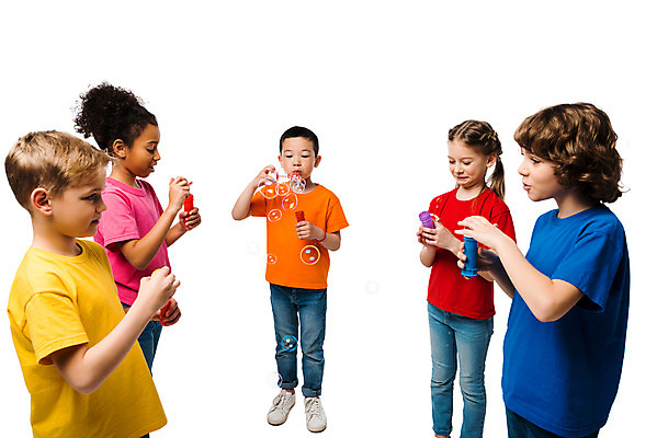 포토 JPG 스튜디오촬영 전신 서양인 외국인 백인 여자 남자 문화 어린이 흑인 실내 누끼 사람 동양인 소녀 소년 여러명 상반신 앞모습 옆모습 10대 친구 컬러풀 글로벌 비눗방울 즐거움 흰배경 지구촌 비눗방울놀이 어린이만 국내포토 감정 뷰포인트 컬러 다수 백그라운드 관계 청소년 놀이 인종 내부 흰색 파일형식