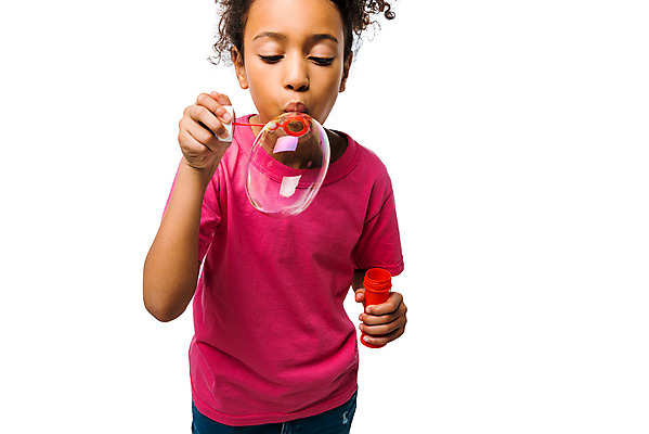 포토 JPG 스튜디오촬영 외국인 여자 문화 어린이 흑인 실내 한명 서기 누끼 사람 소녀 상반신 앞모습 10대 글로벌 비눗방울 즐거움 흰배경 지구촌 비눗방울놀이 진분홍색 소녀한명만 국내포토 서양인 1 감정 뷰포인트 분홍색 백그라운드 모션 청소년 놀이 인종 내부 흰색 여자한명만 소녀만 파일형식