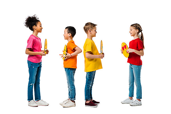 포토 JPG 스튜디오촬영 전신 서양인 외국인 백인 배너 여자 남자 문화 어린이 흑인 실내 표정 들기 누끼 사람 동양인 소녀 소년 여러명 옆모습 친구 컬러풀 글로벌 마주보기 즐거움 흰배경 지구촌 이모티콘 어린이만 국내포토 감정 뷰포인트 컬러 다수 백그라운드 관계 모션 인종 내부 흰색 파일형식