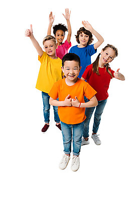 포토 JPG 스튜디오촬영 전신 서양인 외국인 백인 여자 남자 문화 어린이 흑인 실내 서기 누끼 사람 동양인 소녀 소년 여러명 앞모습 10대 친구 하이앵글 컬러풀 글로벌 즐거움 흰배경 지구촌 따봉 어린이만 국내포토 감정 뷰포인트 컬러 다수 백그라운드 관계 모션 청소년 인종 내부 흰색 최고 파일형식