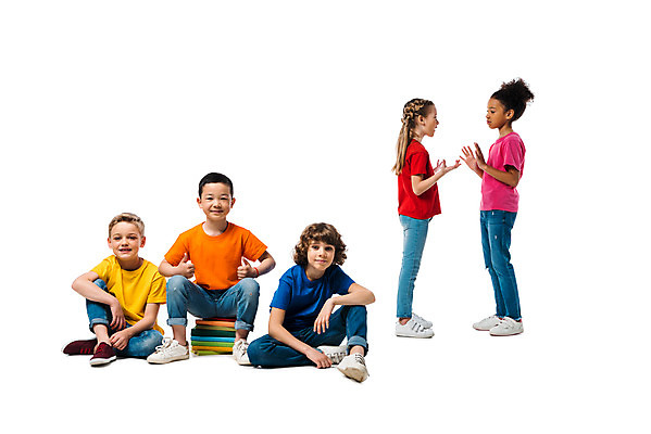 포토 JPG 스튜디오촬영 전신 서양인 외국인 백인 여자 남자 문화 어린이 흑인 실내 서기 누끼 사람 앉기 동양인 소녀 소년 여러명 앞모습 옆모습 10대 책 친구 컬러풀 글로벌 즐거움 흰배경 지구촌 어린이만 국내포토 감정 뷰포인트 컬러 다수 백그라운드 관계 모션 청소년 인종 내부 흰색 파일형식