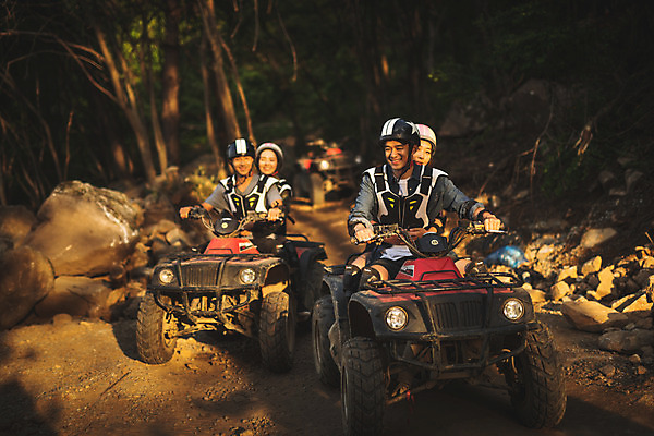 포토 JPG 주간 전신 응시 여자 남자 안기 미소 사람 앉기 여러명 20대 성인 야외 앞모습 여름 30대 레포츠 청춘 한국인 헬멧 익스트림스포츠 4륜바이크 인제군 성인만 액티비티 국내포토 자연요소 시선 계절 스포츠 뷰포인트 다수 컨셉 모션 레저 표정 동양인 청년 장년 바이크 보호장비 강원도 파일형식