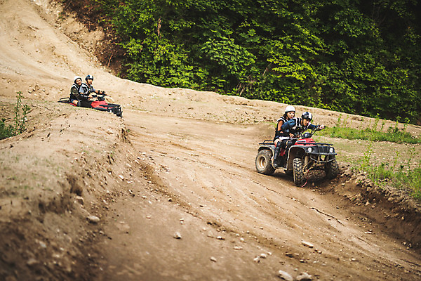포토 JPG 주간 전신 여자 남자 안기 사람 앉기 여러명 20대 성인 야외 옆모습 여름 30대 레포츠 청춘 한국인 헬멧 익스트림스포츠 4륜바이크 인제군 성인만 액티비티 국내포토 자연요소 계절 스포츠 뷰포인트 다수 컨셉 모션 레저 동양인 청년 장년 바이크 보호장비 강원도 파일형식