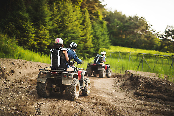 포토 JPG 주간 전신 여자 남자 안기 사람 앉기 여러명 20대 성인 야외 뒷모습 여름 30대 레포츠 청춘 한국인 헬멧 익스트림스포츠 4륜바이크 인제군 성인만 액티비티 국내포토 자연요소 계절 스포츠 뷰포인트 다수 컨셉 모션 레저 동양인 청년 장년 바이크 보호장비 강원도 파일형식