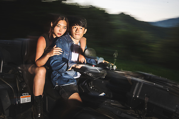 포토 JPG 주간 전신 여자 남자 사람 앉기 성인 야외 두명 앞모습 여름 30대 레포츠 청춘 한국인 익스트림스포츠 4륜바이크 인제군 성인만 액티비티 국내포토 자연요소 계절 스포츠 뷰포인트 컨셉 모션 레저 동양인 장년 바이크 강원도 파일형식