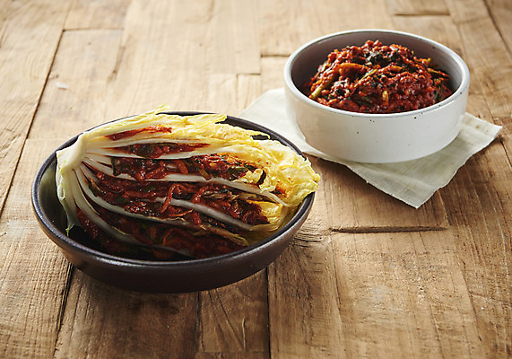 포토 JPG 스튜디오촬영 한식 김치 실내 누끼 사람없음 전통음식 오브젝트 배추 발효 김장 발효음식 김장재료 갈색배경 김치속 나무배경 국내포토 전통 음식 백그라운드 채소 식재료 내부 갈색 파일형식