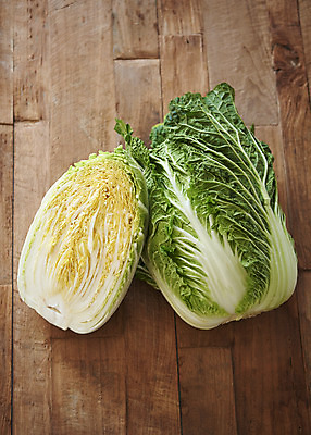 포토 JPG 스튜디오촬영 한식 단면 김치 실내 누끼 사람없음 하이앵글 전통음식 오브젝트 배추 김장 김장재료 한포기 플랫레이 갈색배경 나무배경 국내포토 1 전통 음식 뷰포인트 백그라운드 채소 식재료 내부 갈색 플랫 파일형식