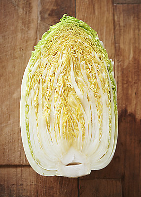 포토 JPG 스튜디오촬영 한식 단면 김치 실내 누끼 근접촬영 사람없음 하이앵글 전통음식 오브젝트 배추 김장 김장재료 플랫레이 갈색배경 나무배경 국내포토 전통 음식 뷰포인트 백그라운드 채소 식재료 내부 갈색 플랫 파일형식