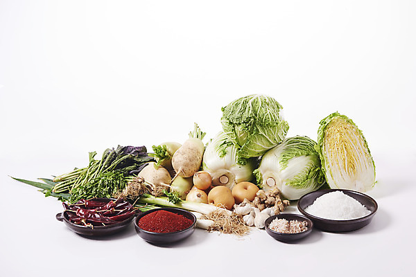 포토 JPG 스튜디오촬영 한식 양파 단면 김치 실내 마늘 누끼 사람없음 전통음식 배 무 오브젝트 배추 흰배경 소금 부추 김장 파 시금치 생강 미나리 고춧가루 김장재료 말린고추 새우젓 국내포토 전통 음식 백그라운드 채소 과일 식재료 고추 뿌리채소 내부 흰색 가루 젓갈 파일형식