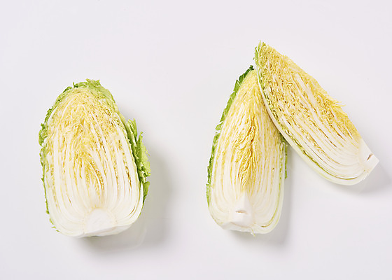 포토 JPG 스튜디오촬영 한식 단면 김치 실내 누끼 사람없음 하이앵글 전통음식 오브젝트 배추 흰배경 김장 김장재료 플랫레이 국내포토 전통 음식 뷰포인트 백그라운드 채소 식재료 내부 흰색 플랫 파일형식