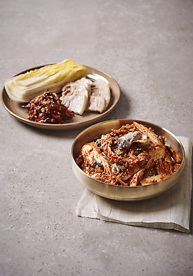 포토 JPG 스튜디오촬영 한식 회색배경 김치 실내 누끼 사람없음 전통음식 굴 오브젝트 배추 발효 보쌈 김장 발효음식 수육 국내포토 전통 음식 백그라운드 채소 어패류 내부 회색 파일형식