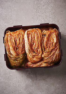 포토 JPG 스튜디오촬영 한식 회색배경 김치 실내 누끼 사람없음 하이앵글 전통음식 오브젝트 발효 김장 발효음식 포기김치 플랫레이 국내포토 전통 음식 뷰포인트 백그라운드 내부 회색 플랫 파일형식