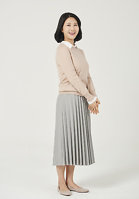 포토 JPG 스튜디오촬영 전신 여자 행복 엄마 실내 한명 서기 미소 누끼 성인 옆모습 30대 한국인 흰배경 주부 성인여자한명만 국내포토 1 감정 뷰포인트 백그라운드 가족 모션 표정 사람 동양인 내부 장년 흰색 여자한명만 성인여자만 파일형식