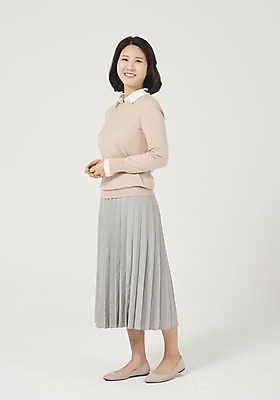 포토 JPG 스튜디오촬영 전신 여자 행복 엄마 실내 한명 서기 미소 누끼 성인 옆모습 30대 한국인 흰배경 주부 성인여자한명만 국내포토 1 감정 뷰포인트 백그라운드 가족 모션 표정 사람 동양인 내부 장년 흰색 여자한명만 성인여자만 파일형식