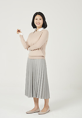 포토 JPG 스튜디오촬영 전신 여자 행복 엄마 실내 한명 서기 미소 누끼 성인 옆모습 30대 한국인 흰배경 주부 성인여자한명만 국내포토 1 감정 뷰포인트 백그라운드 가족 모션 표정 사람 동양인 내부 장년 흰색 여자한명만 성인여자만 파일형식