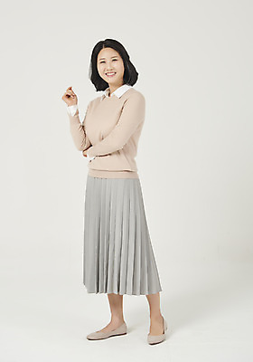 포토 JPG 스튜디오촬영 전신 여자 행복 엄마 실내 한명 서기 미소 누끼 성인 옆모습 30대 한국인 흰배경 주부 성인여자한명만 국내포토 1 감정 뷰포인트 백그라운드 가족 모션 표정 사람 동양인 내부 장년 흰색 여자한명만 성인여자만 파일형식