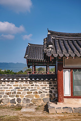 포토 JPG 주간 구름 한국전통 여행 유적지 하늘 한옥 기와 풍경 사람없음 야외 관광지 담장 세계문화유산 문화재 가을 역사 한국사 논산 돈암서원 산앙루 입덕문 국내포토 자연요소 전통 계절 고건축 한국 충청남도 전통문 서원 파일형식