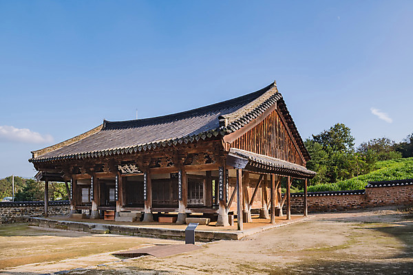 포토 JPG 주간 한국전통 여행 유적지 한옥 풍경 사람없음 야외 목재 관광지 세계문화유산 문화재 가을 역사 한국사 논산 돈암서원 응도당 국내포토 자연요소 나무 전통 계절 고건축 재료 한국 충청남도 서원 파일형식