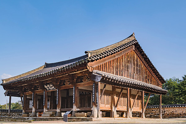 포토 JPG 주간 한국전통 여행 유적지 하늘 한옥 풍경 사람없음 야외 목재 관광지 세계문화유산 문화재 가을 역사 한국사 논산 돈암서원 응도당 국내포토 자연요소 나무 전통 계절 고건축 재료 한국 충청남도 서원 파일형식