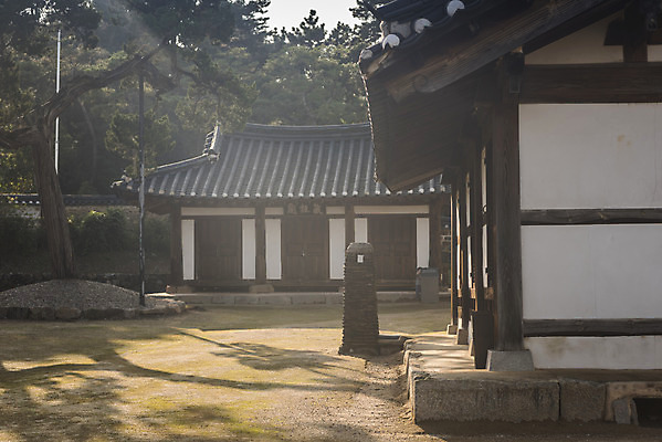 포토 JPG 주간 한국전통 여행 유적지 한옥 풍경 사람없음 야외 관광지 세계문화유산 문화재 가을 역사 한국사 논산 돈암서원 장판각 국내포토 자연요소 전통 계절 고건축 한국 충청남도 서원 파일형식