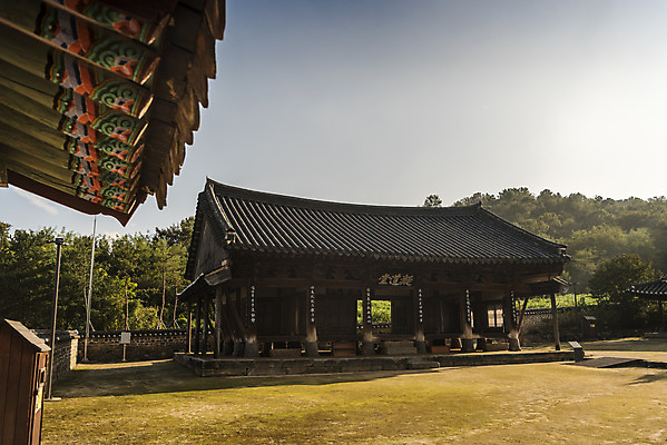 포토 JPG 주간 한국전통 여행 유적지 한옥 풍경 사람없음 야외 관광지 세계문화유산 문화재 가을 역사 한국사 논산 돈암서원 응도당 국내포토 자연요소 전통 계절 고건축 한국 충청남도 서원 파일형식