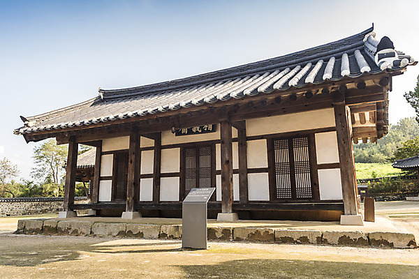 포토 JPG 주간 한국전통 여행 유적지 한옥 풍경 사람없음 야외 관광지 세계문화유산 문화재 가을 역사 한국사 논산 돈암서원 국내포토 자연요소 전통 계절 고건축 한국 충청남도 서원 파일형식