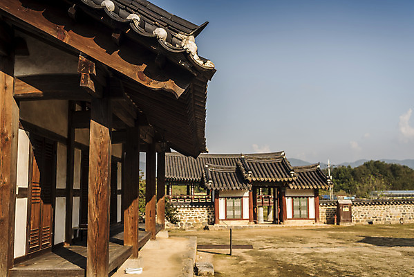 포토 JPG 주간 한국전통 여행 유적지 한옥 풍경 사람없음 야외 관광지 세계문화유산 문화재 가을 역사 한국사 논산 돈암서원 국내포토 자연요소 전통 계절 고건축 한국 충청남도 서원 파일형식