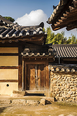 포토 JPG 주간 한국전통 여행 유적지 한옥 돌담 풍경 사람없음 야외 관광지 담장 문 세계문화유산 문화재 가을 역사 한국사 논산 돈암서원 국내포토 자연요소 전통 계절 고건축 한국 돌_바위 충청남도 서원 파일형식