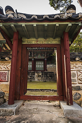 포토 JPG 주간 한국전통 여행 유적지 한옥 풍경 사람없음 야외 관광지 세계문화유산 문화재 가을 역사 한국사 논산 돈암서원 숭례사 국내포토 자연요소 전통 계절 고건축 한국 충청남도 서원 파일형식