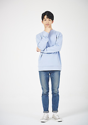 포토 JPG 스튜디오촬영 전신 학생 교육 남자 남학생 대학생 생각 모션 실내 한명 서기 누끼 사람 20대 청년 성인 앞모습 캐주얼 청춘 희망 한국인 흰배경 신입생 긍정 청년남자한명만 국내포토 1 옷 감정 뷰포인트 백그라운드 컨셉 동양인 내부 흰색 남자한명만 청년남자만 파일형식