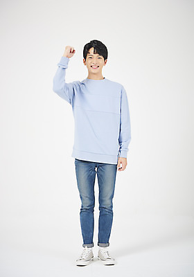 포토 JPG 스튜디오촬영 전신 학생 교육 남자 남학생 대학생 모션 실내 한명 서기 미소 누끼 사람 20대 청년 성인 앞모습 캐주얼 청춘 손들기 파이팅 희망 주먹 한국인 흰배경 신입생 긍정 청년남자한명만 국내포토 1 옷 감정 뷰포인트 백그라운드 컨셉 표정 동양인 내부 흰색 남자한명만 청년남자만 파일형식