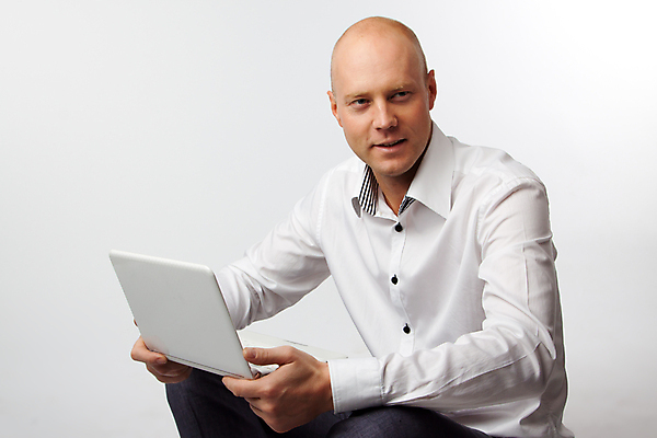 포토 JPG 해외이미지 직업 남자 백그라운드 생각 인터넷 비즈니스 노동자 기술 한명 노트북 컴퓨터 글로벌 모니터 흰색 업무 작업 네트워크 기술자 고객 서비스 컨설턴트 부드러움 시스템 질서 관리자 서버 지원 프로그래머 대리인 해외포토 1 컬러 사람 전자제품 예절 감각 전문직 상담 파일형식 이미지허브