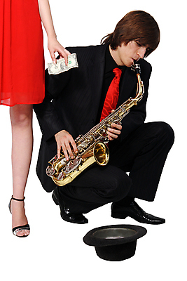 포토 JPG 해외이미지 백인 드레스 남자 음악 백그라운드 돈 발 놀이 선물 한명 사람 정장 성인 빨간색 금융 동전 소리 공연 연주자 음악가 흰색 기구 도움 가난 색소폰 재즈 기부 고립 놋쇠 멜로디 뮤지컬 헬프 스타일 자선단체 해외포토 서양인 직업 1 옷 컬러 컨셉 문화예술 이벤트 신체부위 경제 그룹 재산 목관악기 자선 파일형식 이미지허브