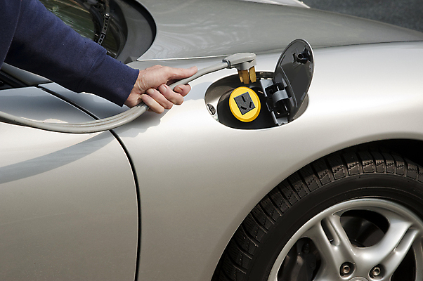 포토 JPG 해외이미지 산업 자동차 미래 사람없음 환경 상점 재활용 운전 에너지 절약 오염 콘센트 플러그 묘사 연료 잡종 기후변화 베터리 이산화탄소 전기자동차 해외포토 육상교통 컨셉 모션 날씨 변화 친환경 파일형식 이미지허브