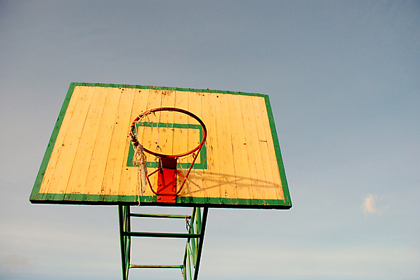 포토 JPG 해외이미지 구름 밧줄 스포츠 백그라운드 놀이 하늘 성공 농구 사람없음 야외 빨간색 초록색 노란색 바구니 금속 경쟁 장비 게임 반지 원형 그물 목표 놀이터 철 테두리 오브젝트 법정 옛날 해외포토 자연요소 도형 줄 컬러 컨셉 장신구 재질 구기 파일형식 이미지허브