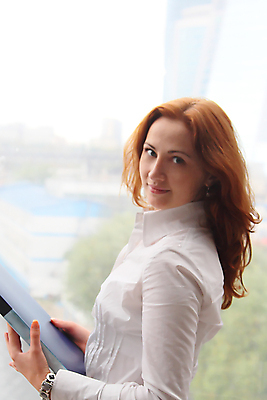 포토 JPG 해외이미지 백인 직업 1 응시 옷 여자 행복 백그라운드 비즈니스 CEO 사업가 노동자 한명 서기 미소 웃음 사람 정장 성인 사무실 흰색 업무 비즈니스우먼 자신감 우아함 대표 종업원 경영자 긍정 교차 경영 혼자 유일 해외포토 서양인 시선 감정 컬러 컨셉 모션 표정 작업 직장인 리더 파일형식 이미지허브