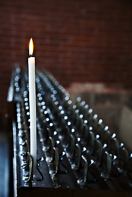 포토 JPG 해외이미지 전통 종교 촛불 불 사람없음 빛 교회 믿음 어둠 희망 슬픔 기도 축하 죽음 사찰 뜨거움 영혼 고독 신비 명상 수도원 장례 연소 광 신앙심 왁스 화상 해외포토 자연요소 감정 컨셉 초 종교건축 건물 상처 파일형식 이미지허브