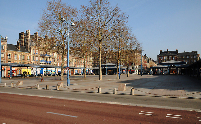포토 JPG 해외이미지 거리 주택 사람없음 관광지 프랑스 시장 정사각형 타운 노르망디 해외포토 도형 유럽 여행 건물 도시 파일형식 이미지허브