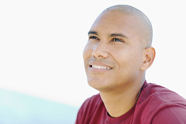 포토 JPG 해외이미지 1 남자 행복 바다 티셔츠 상상 하늘 미래 한명 미소 사람 20대 성인 야외 빨간색 여름 머리 희망 화목 침묵 올려보기 명상 대머리 쿠바 히스패닉 카피스페이스 혼혈 해외포토 헤어스타일 계절 감정 컬러 컨셉 셔츠 모션 표정 청년 신체부위 소리 공백 중앙아메리카 다문화 파일형식 이미지허브