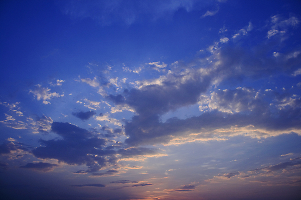 포토 JPG 해외이미지 구름 백그라운드 하늘 성공 추상 사람없음 파란색 빛 햇빛 태양 회색 흰색 묘사 해외포토 자연요소 컬러 컨셉 무늬 파일형식 이미지허브