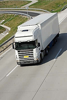 포토 JPG 해외이미지 도로 교통시설 모션 숙이기 사람없음 경제 달리기 운전 화물 흰색 운반 고속도로 상품 큼 속도 무역 상업 짐차 무거움 엔진 트레일러 방법 카피스페이스 해외포토 산업 길 컬러 포즈 교통 자동차 공백 운송업 무게 크기 시설 파일형식 이미지허브