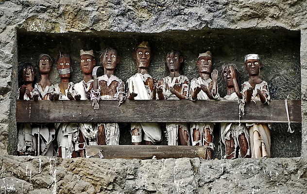 포토 JPG 해외이미지 전통 아시아 문화 벽 조각 자연 석조 사람 동양인 사람없음 목재 조각상 시골 죽음 무덤 심볼 묘사 인도네시아 부족 장례 옛날 해외포토 나무 나라 컨셉 재료 인종 조형물 생태계 파일형식 이미지허브