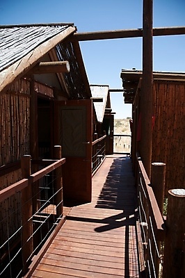 포토 JPG 해외이미지 디자인 공원 야생동물 건축양식 자연 호텔 지붕 휴가 산 주택 사람없음 목재 환경 사막 욕실 시골 관찰 황무지 숲 작음 오두막 시골집 여관 전국 탄자니아 스타일 해외포토 나무 동물 공공시설 건축 재료 모션 아프리카 숙소 건물 크기 생태계 파일형식 이미지허브